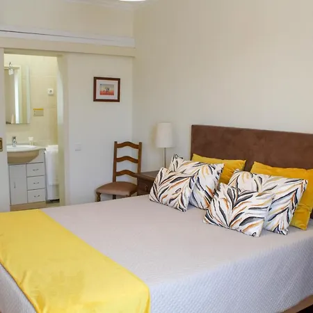 Quinta De Vale Escuro بيت ضيافة *